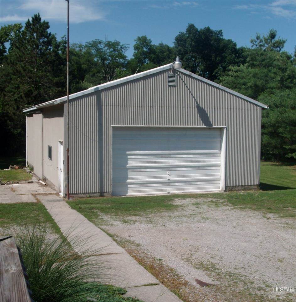 9911 Northwest Winchester Road Decatur, IN 46733 - Photo 8 of 30