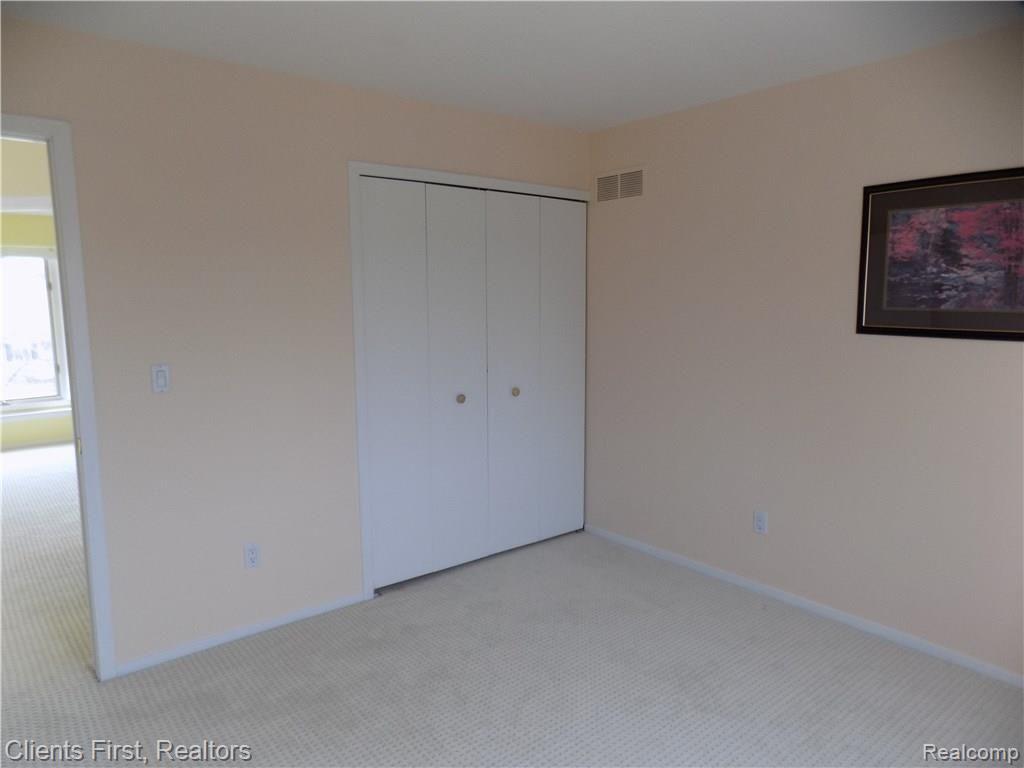 31274 Country Ridge Circle Farmington Hills, MI 48331 - Photo 30 of 38