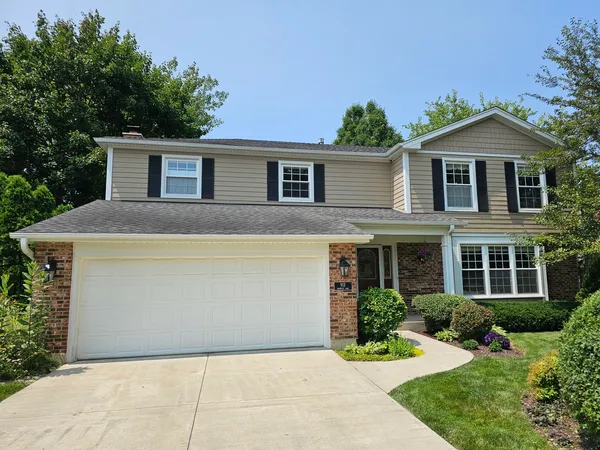 $734,900 | 913 Warwick Lane, Libertyville, IL 60048