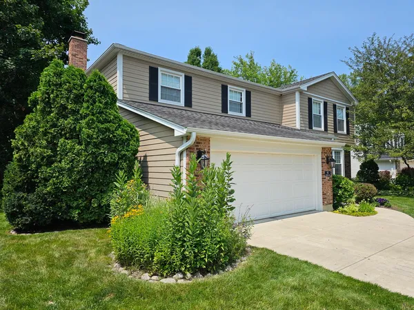$734,900 | 913 Warwick Lane, Libertyville, IL 60048