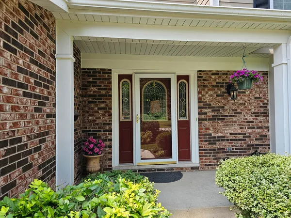 $734,900 | 913 Warwick Lane, Libertyville, IL 60048