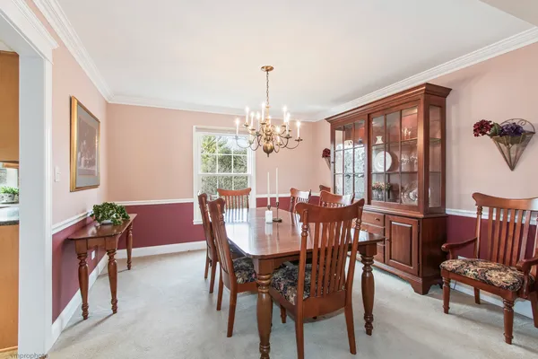 $734,900 | 913 Warwick Lane, Libertyville, IL 60048