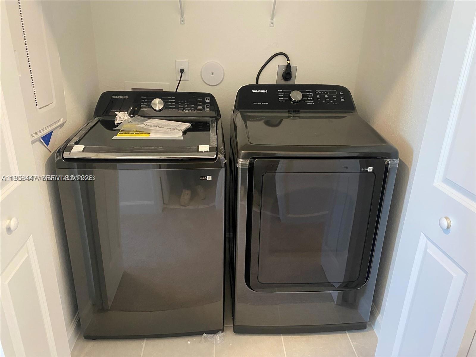 1070 Southeast 26th Street Homestead, FL 33035 - Photo 11 of 21 a close view of utility room