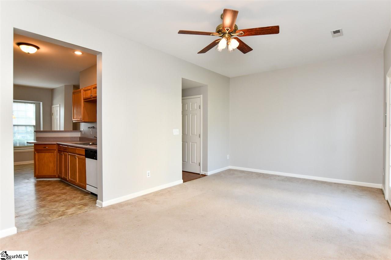 39 Spring Crossing Circle Greer, SC 29650 - Photo 3 of 27