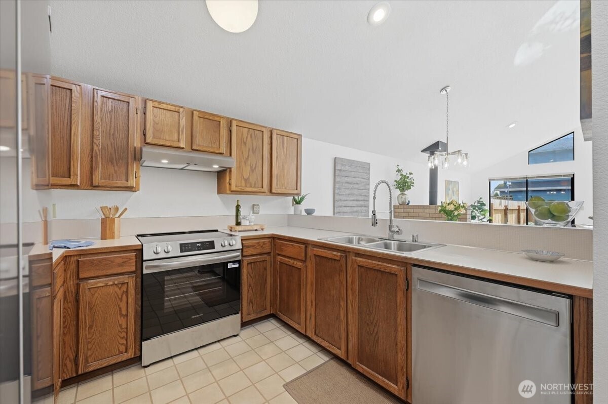 124 93rd Street Southeast Everett, WA 98208 - Photo 7 of 21