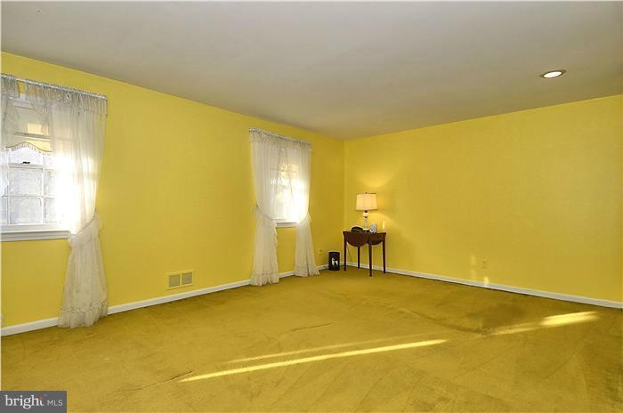 7700 Groton Road Bethesda, MD 20817 - Photo 18 of 30 a view of a indoor basketball court