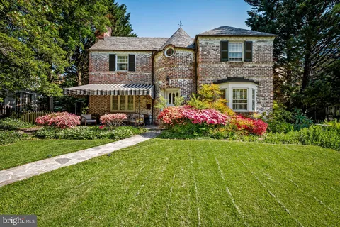 $850,000 | 212 St Dunstans Road, Baltimore, MD 21212