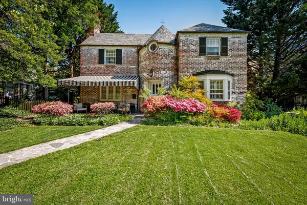 $850,000 | 212 St Dunstans Road, Baltimore, MD 21212