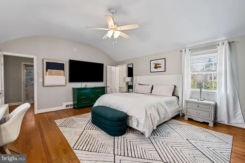 $850,000 | 212 St Dunstans Road, Baltimore, MD 21212
