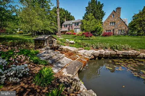 $850,000 | 212 St Dunstans Road, Baltimore, MD 21212