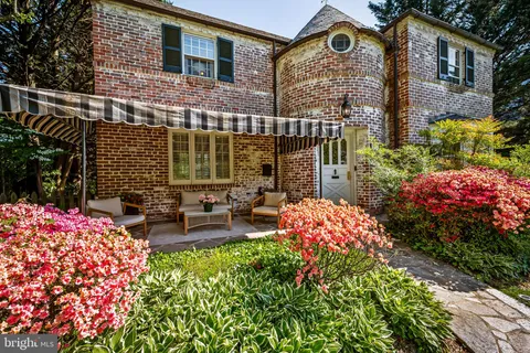 $850,000 | 212 St Dunstans Road, Baltimore, MD 21212