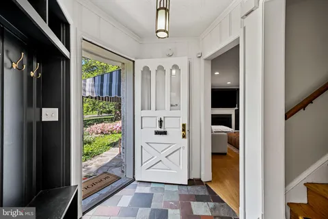 $850,000 | 212 St Dunstans Road, Baltimore, MD 21212