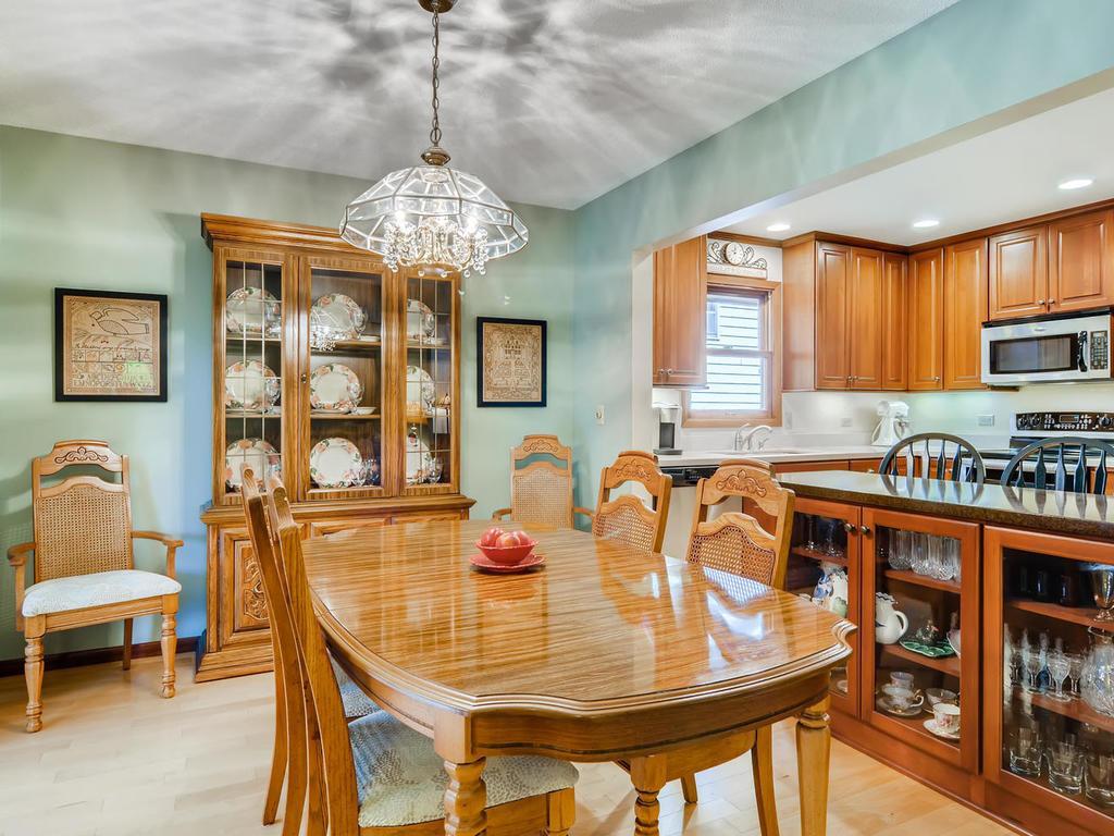 8414 Groveland Road Mounds View, MN 55112 - Photo 5 of 22 Gallery Image 5