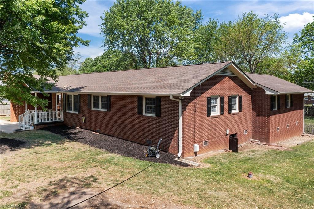 811 Wagoner Road Elon, NC 27244 - Photo 3 of 28