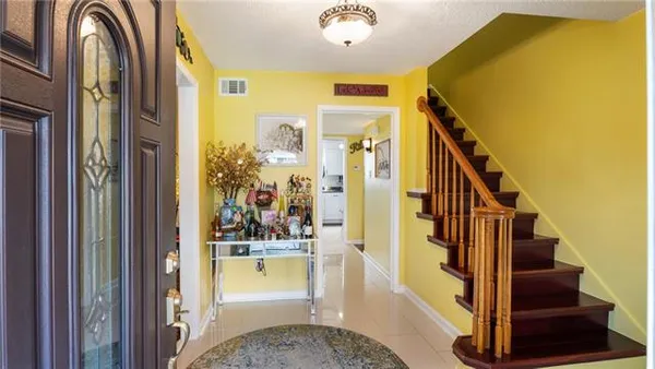 $300,000 | 2103 La Quinta Via, Harvey, LA 70058