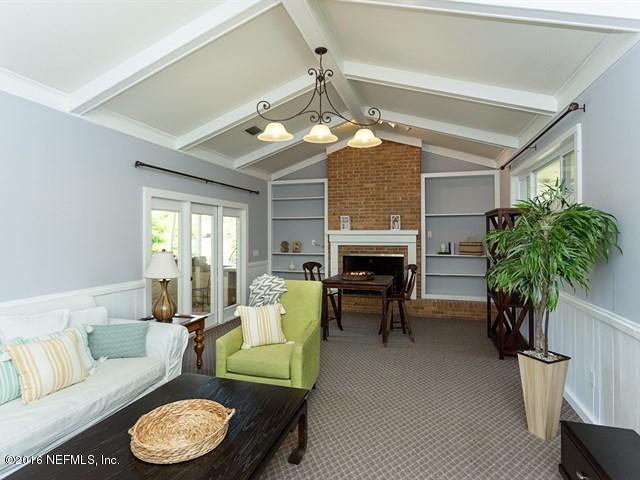 7520 Hollyridge Road Jacksonville, FL 32256 - Photo 16 of 35 011_Family Room