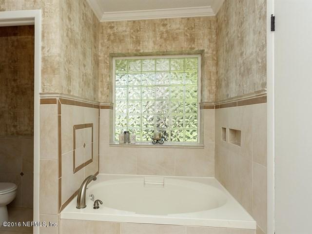 7520 Hollyridge Road Jacksonville, FL 32256 - Photo 26 of 35 025_Master Bathroom