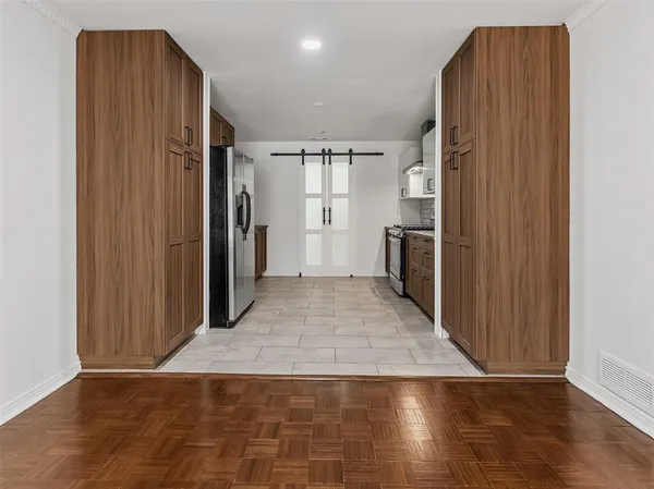 $2,900 | 7607 Meadow Oaks Drive, Dallas, TX 75230