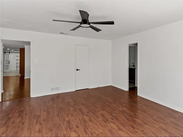 $2,900 | 7607 Meadow Oaks Drive, Dallas, TX 75230