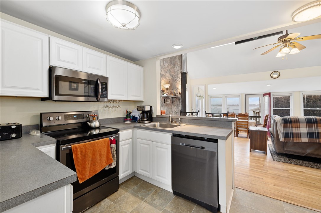 26 Pier Road Portsmouth, RI 02872 - Photo 16 of 30