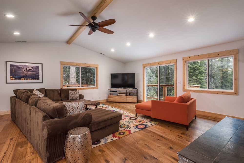 10774 Heather Road Truckee, CA 96161 - Photo 3 of 14 Gallery Image 3