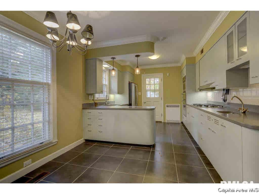 39 Wildwood Road Springfield, IL 62704 - Photo 13 of 35