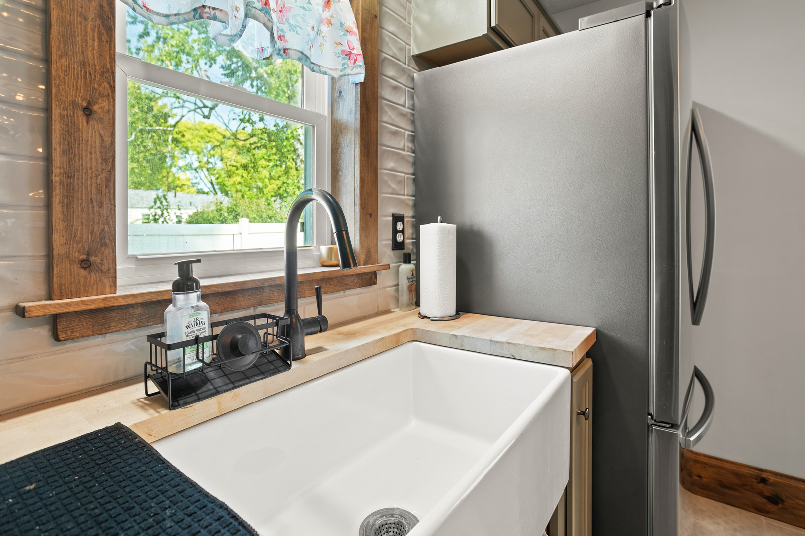 702 North Walnut Street Normal, IL 61761 - Photo 17 of 45 a living room with hard wood floor and a table