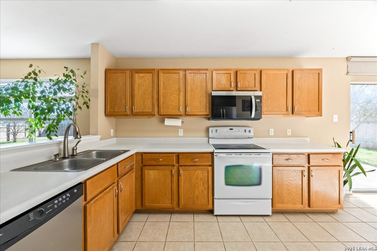 116 Devons Buda, TX 78610 - Photo 17 of 38