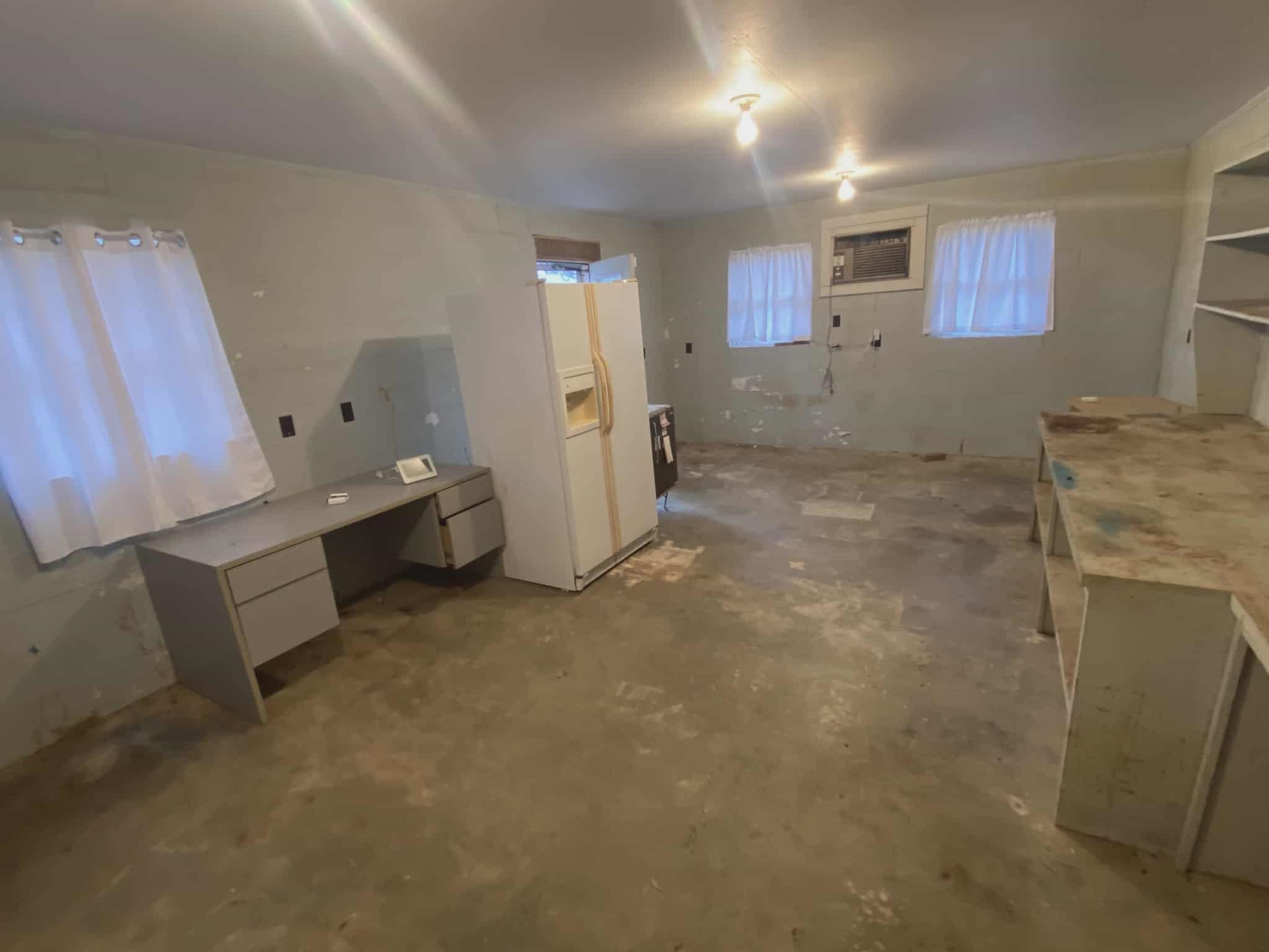175 Austin Street Savannah, TN 38372 - Photo 16 of 33 a view of a storage & utility room with closet window