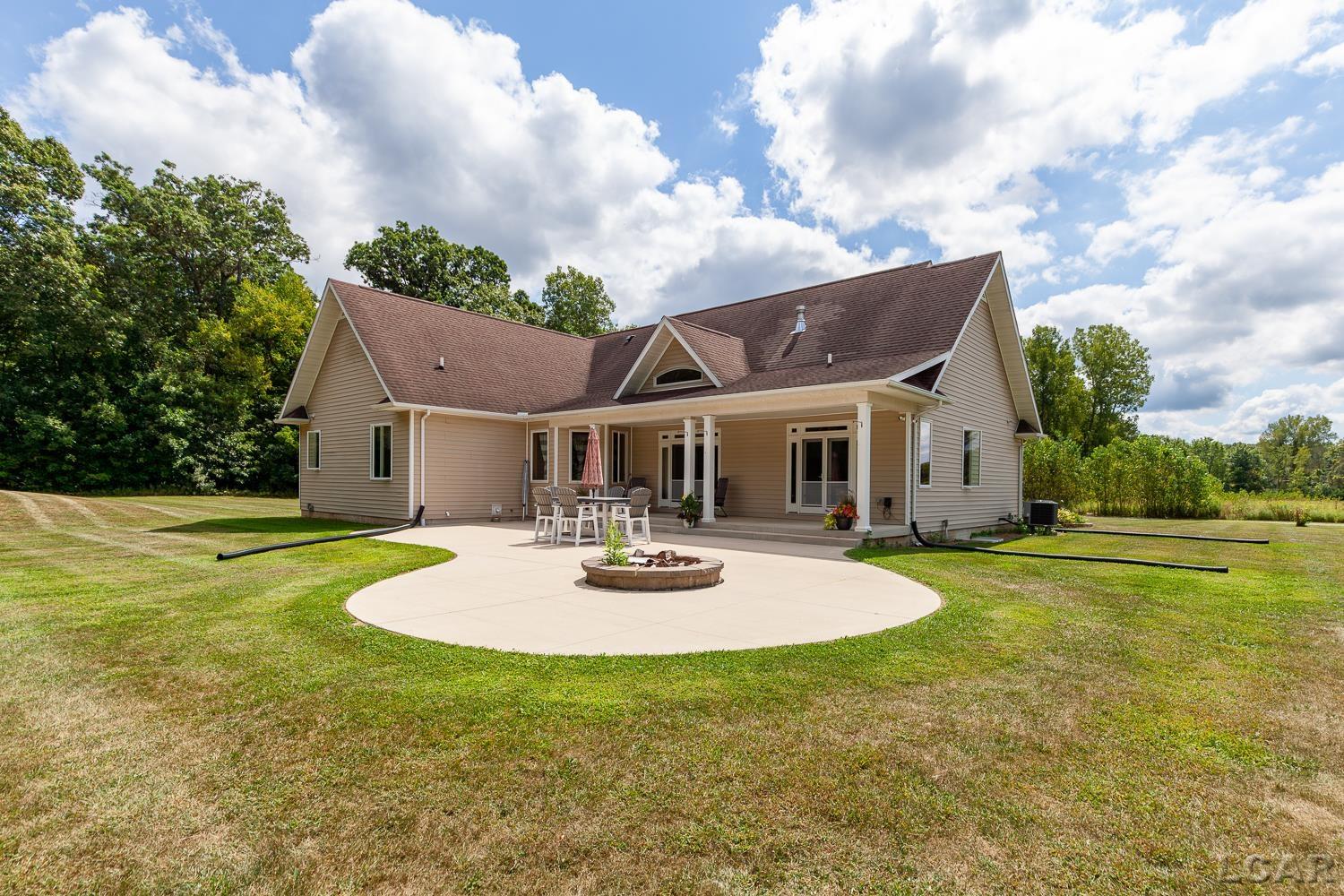 1240 West Carleton Road Adrian, MI 49221 - Photo 4 of 50 50186744-d0329651-69e4-4ec1-9e6a-d63fee0ac20b.JPG