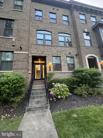 $4,250 | 3165 Virginia Bluebell Court, Fairfax, VA 22031