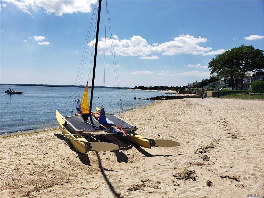 15 Downs Boulevard Jamesport, NY 11970 - Photo 11 of 25 a view of outdoor space with lounge chair