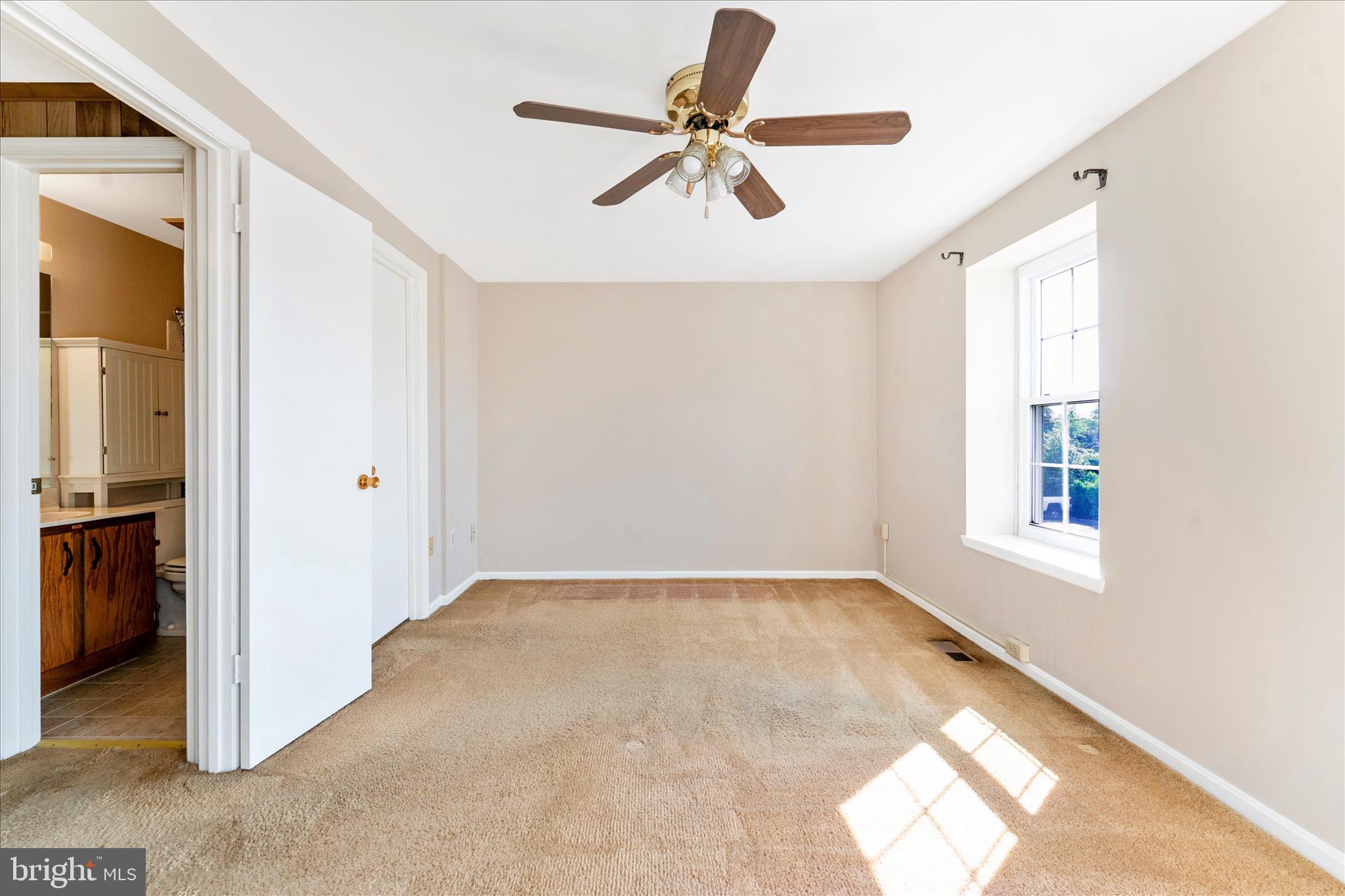 5751 Sunset View Lane Frederick, MD 21703 - Photo 18 of 46 Primary Bedroom
