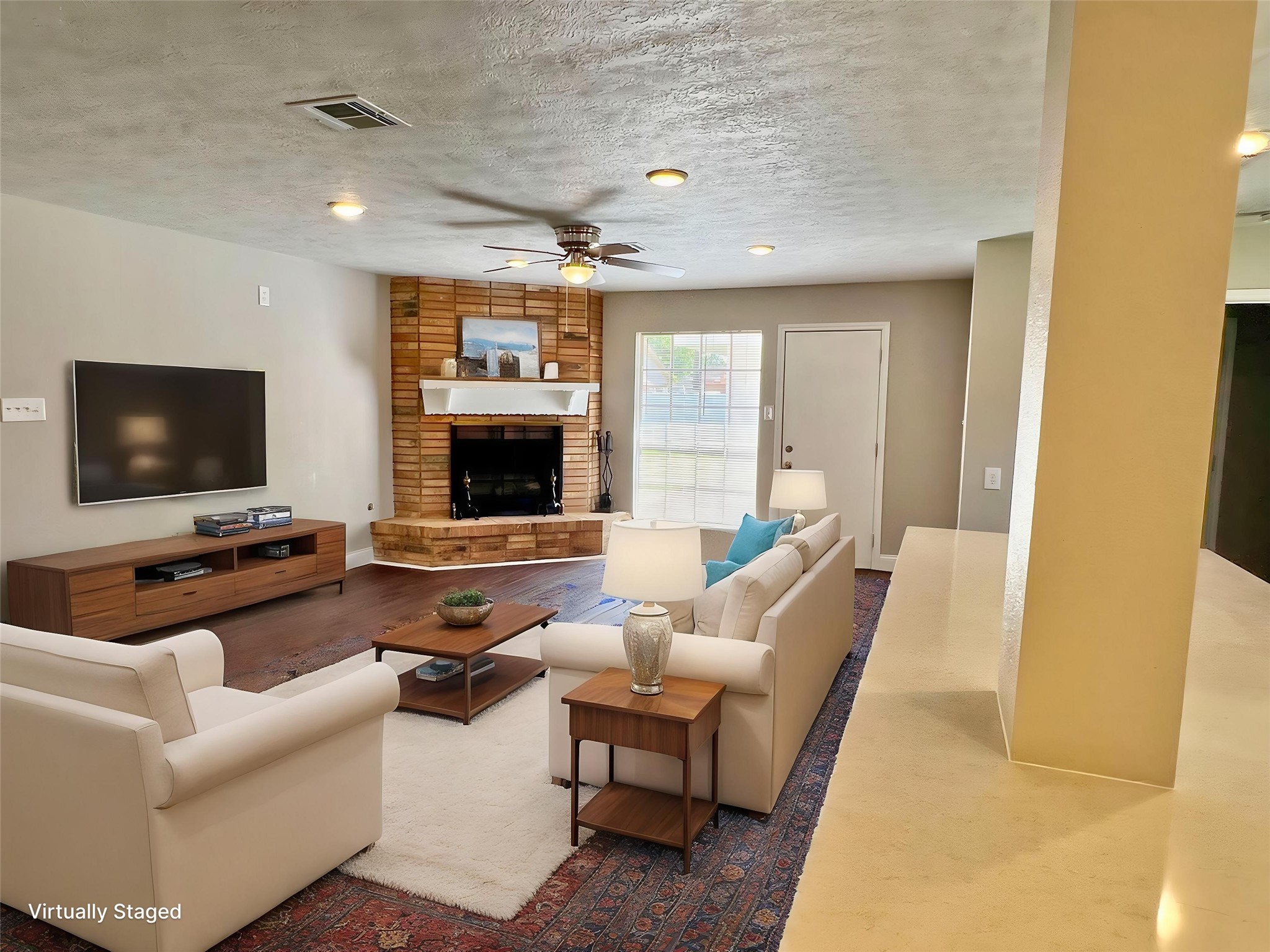 415 Sevenhampton Lane Houston, TX 77015 - Photo 6 of 28 Virtually staged living room