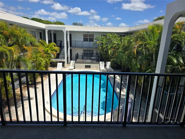 $2,300 | 465 South Royal Poinciana Boulevard, Unit 10B, Miami Springs, FL 33166