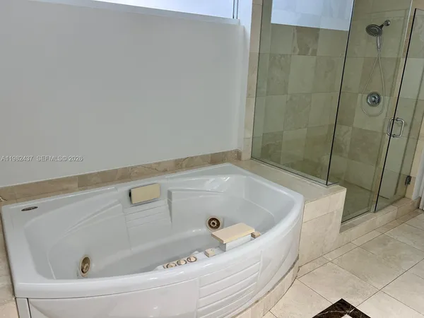 $6,000 | 17555 Collins Avenue, Unit 406, Sunny Isles Beach, FL 33160