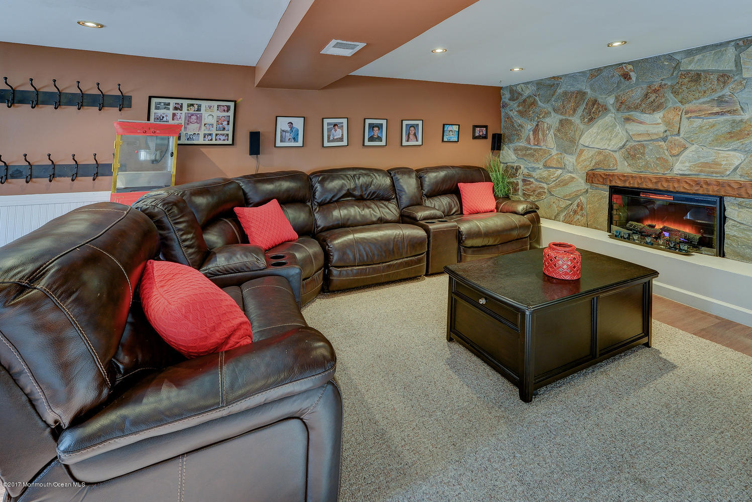 51 Carol Road Middletown, NJ 07748 - Photo 13 of 33 51 Carol Rd Middletown NJ-large-016-3-Fa