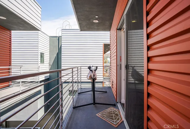 $1,100,000 | 2222 1/2 Strata Lane, Eagle Rock, CA 90041