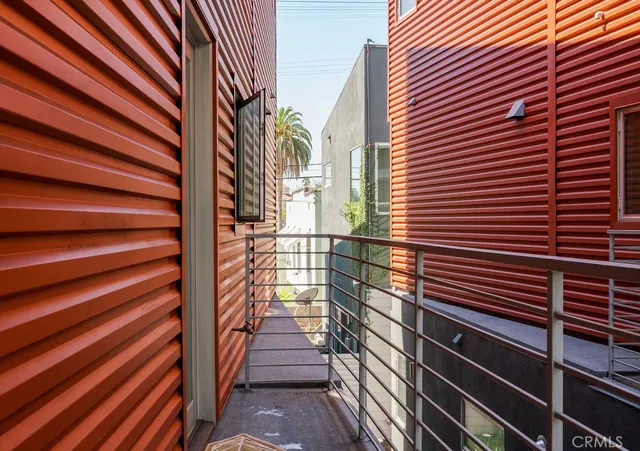 $1,100,000 | 2222 1/2 Strata Lane, Eagle Rock, CA 90041