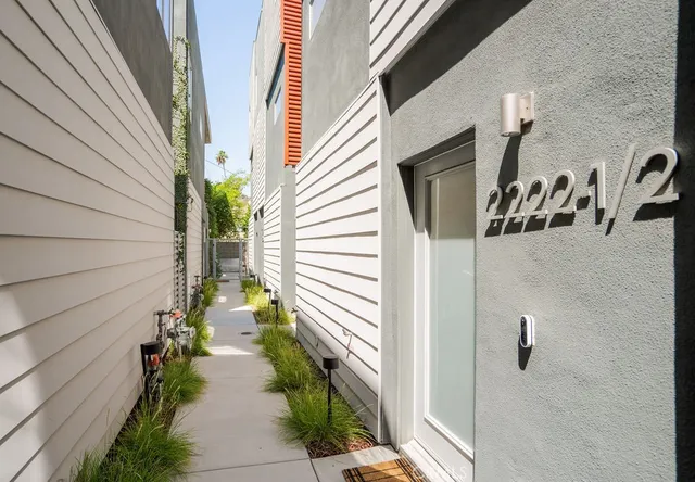 $1,100,000 | 2222 1/2 Strata Lane, Eagle Rock, CA 90041