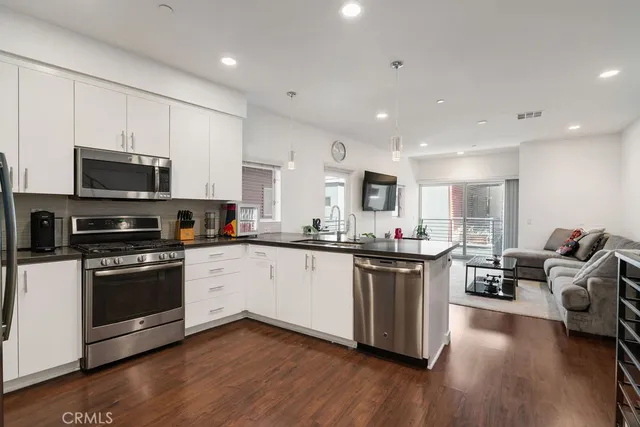 $1,100,000 | 2222 1/2 Strata Lane, Eagle Rock, CA 90041