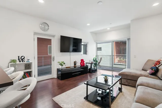 $1,100,000 | 2222 1/2 Strata Lane, Eagle Rock, CA 90041