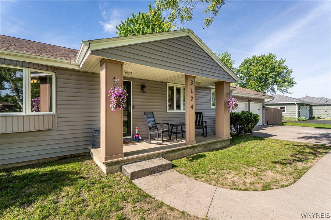 3174 Lockport Road Wheatfield, NY 14132 - Photo 5 of 41