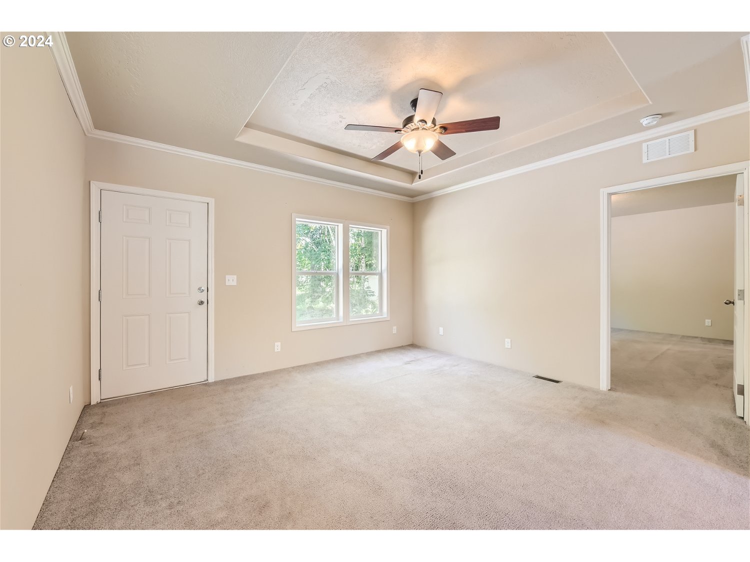 42290 Southeast Shipley Road Sandy, OR 97055 - Photo 8 of 17 a view of an empty room with a window