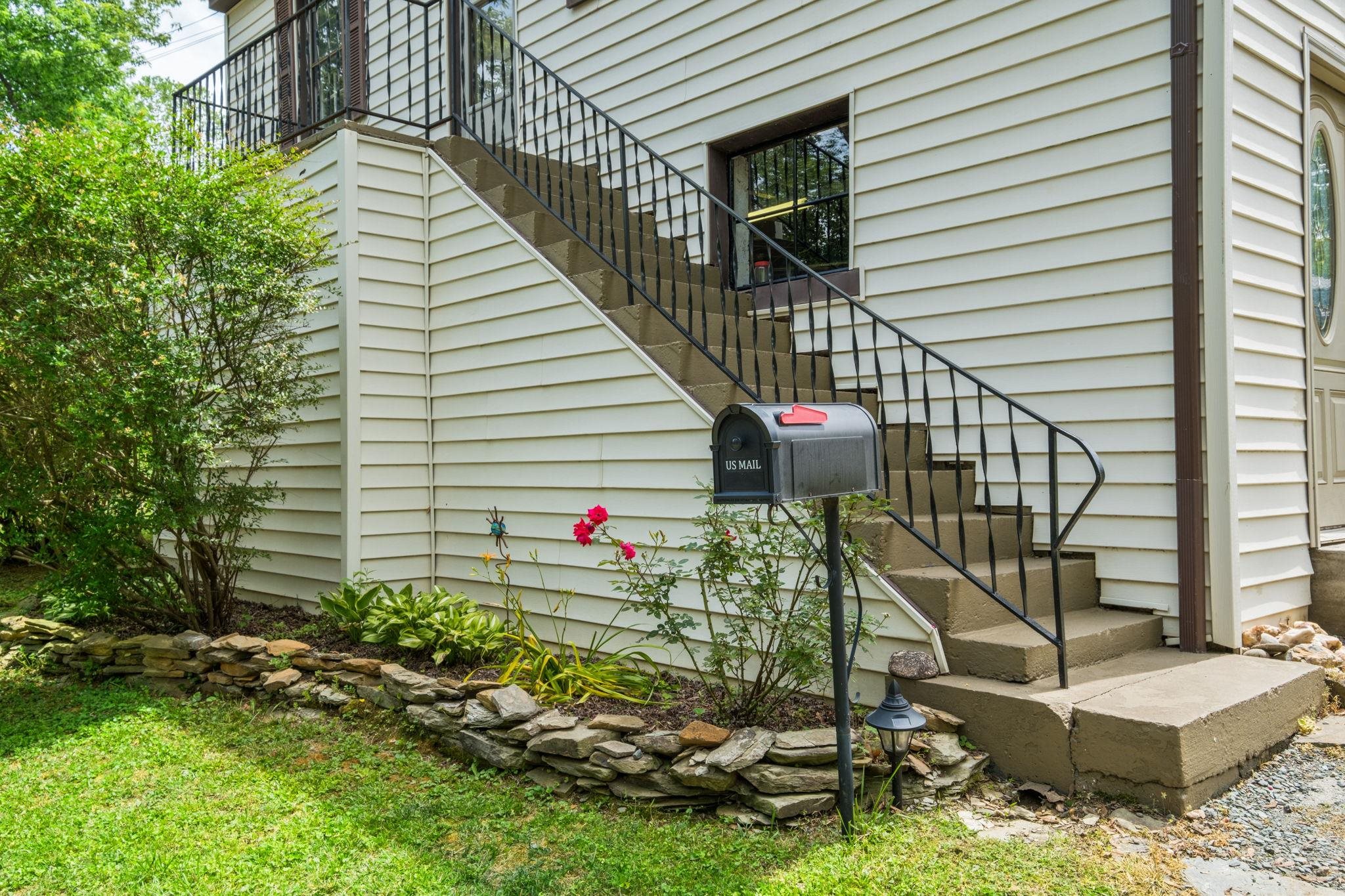1104 Ware Street Charlottesville, VA 22902 - Photo 4 of 36