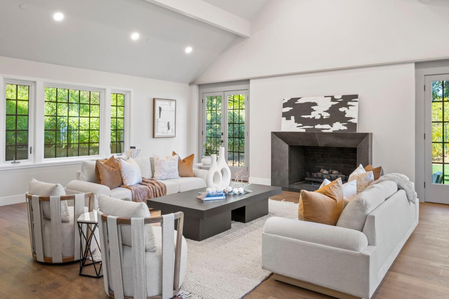 260 Robin Road Hillsborough, CA 94010 - Photo 11 of 96 Gallery Image 11