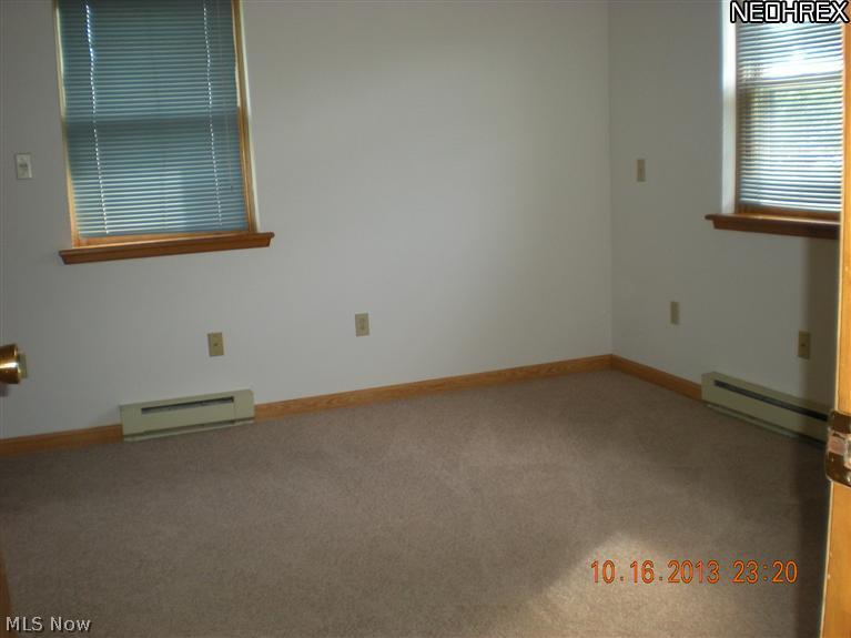 375 Devonshire Road Vermilion, OH 44089 - Photo 11 of 13 Master bedroom