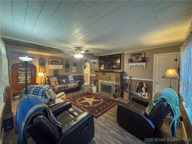 $199,900 | 207 South Fisher Street, Versailles, MO 65084