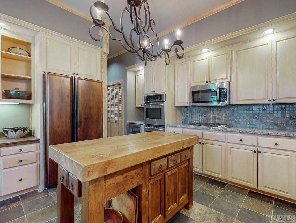 2460 Falcon Ridge Highlands, NC 28741 - Photo 26 of 55 Gallery Image 26