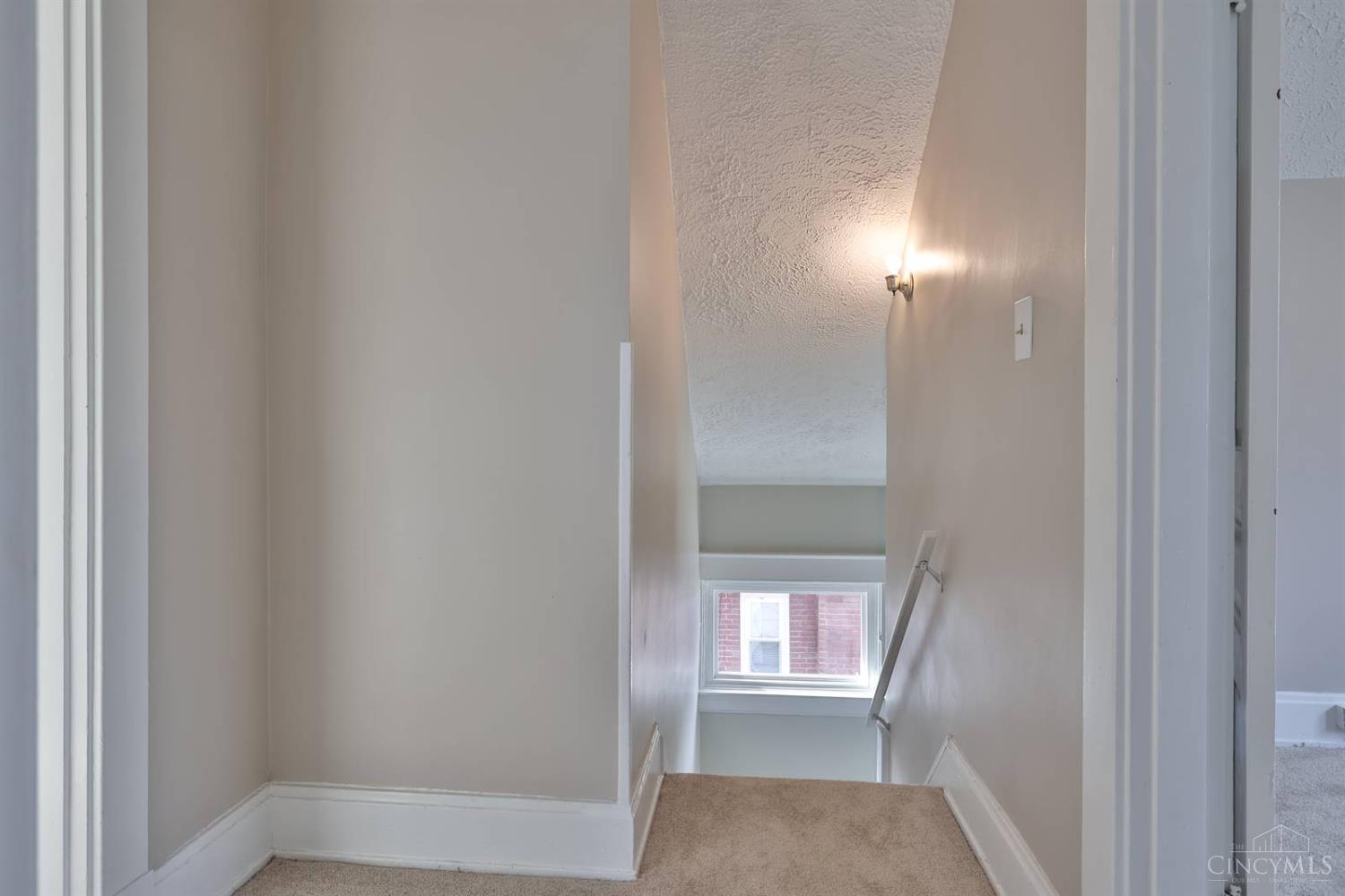 5807 Prentice Street Cincinnati, OH 45227 - Photo 17 of 39